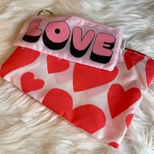 Extreme super cute hearts love Carry all  2 pack of bags BAN.DO new